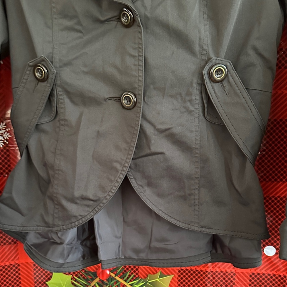Cabi Women’s Hi-low Blazer with button accent - Picture 4 of 8